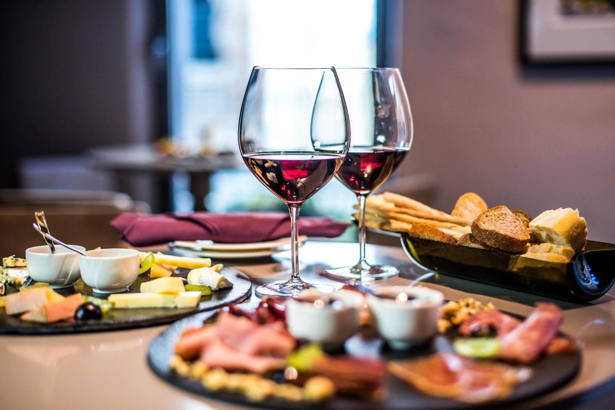 Uve Rooms & Wine Bar La Morra Exteriér fotografie